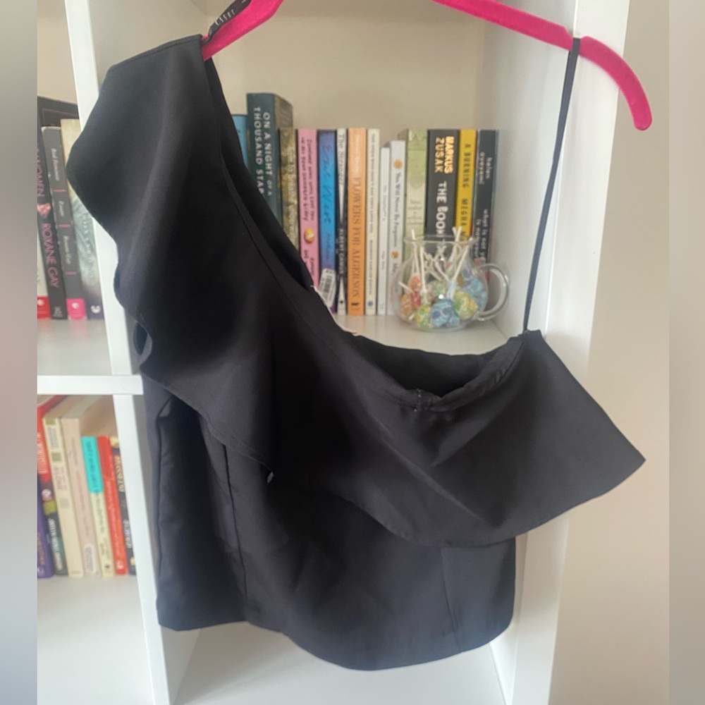 Essue One Shoulder Top
